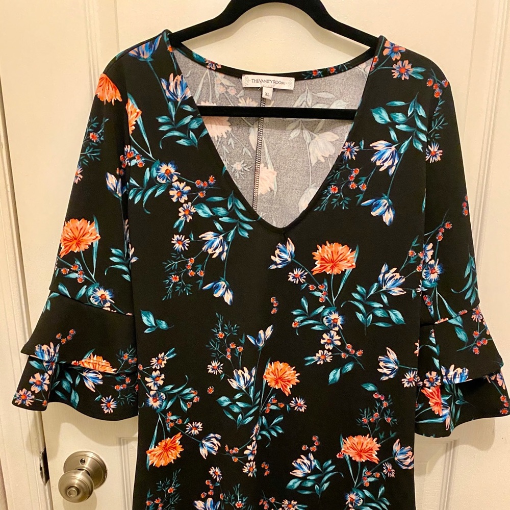 Floral ruffle sleeve dress
